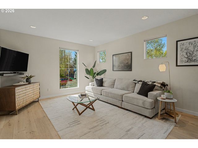 2765 Se CORA St, Portland, OR 97202