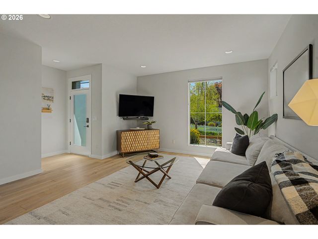 2765 Se CORA St, Portland, OR 97202