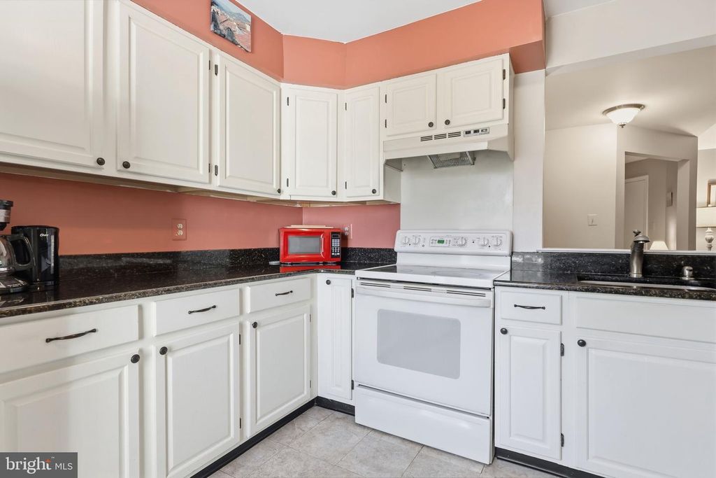 606 MEWS DR #606, SELLERSVILLE, PA 18960 — photo 4