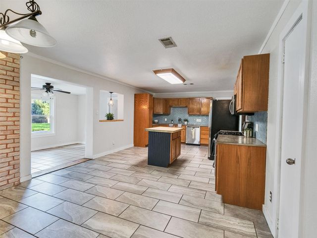12317 23rd Street, Santa Fe, TX 77510