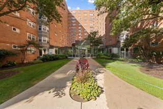 4960 N MARINE Drive 117, Chicago, IL 60640