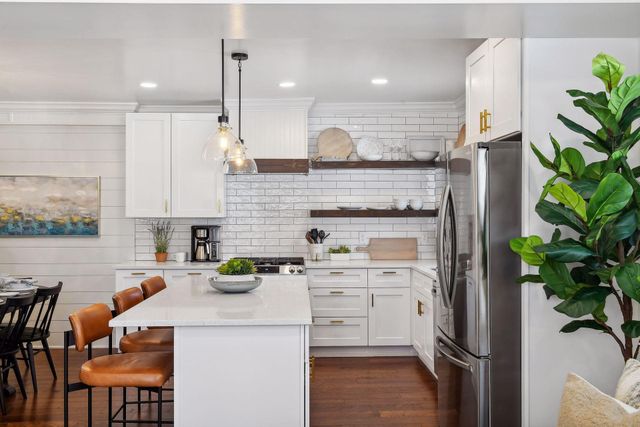 2305 Bayview Place, Orono, MN 55391