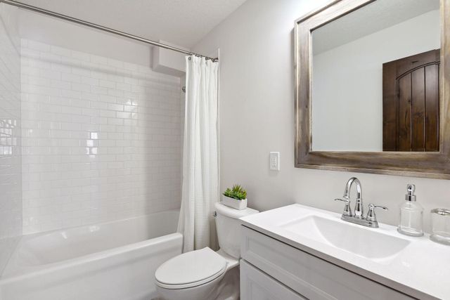 2305 Bayview Place, Orono, MN 55391