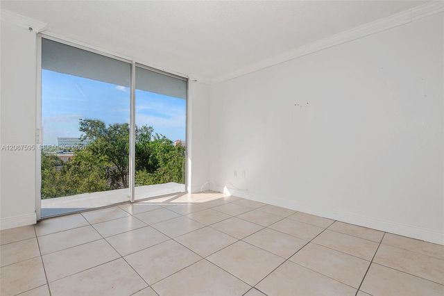 1805 Sans Souci Boulevard 532, North Miami, FL 33181