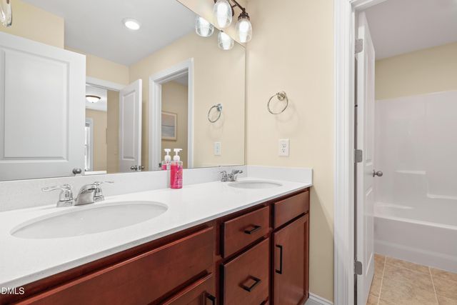 513 Henham Way, Zebulon, NC 27597