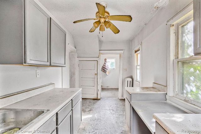 10 Perrin Street, River Rouge, MI 48218