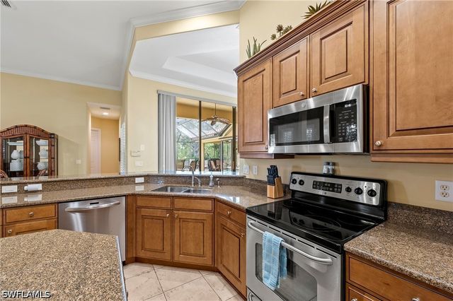 975 Tivoli CT, Naples, FL 34104