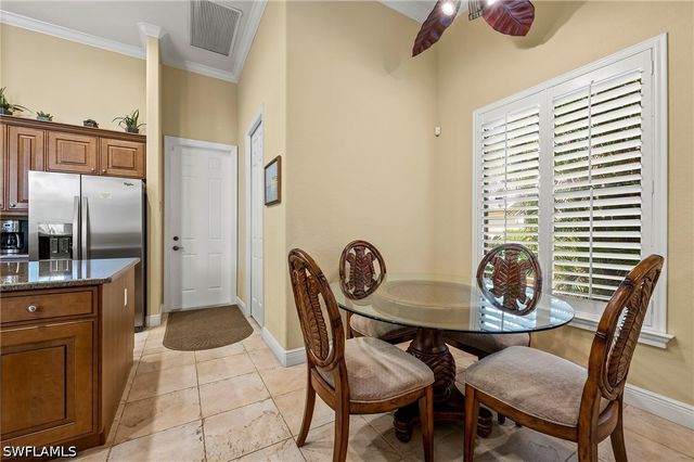 975 Tivoli CT, Naples, FL 34104