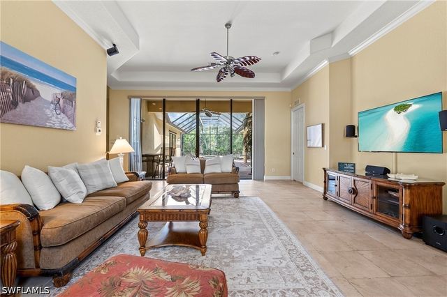 975 Tivoli CT, Naples, FL 34104