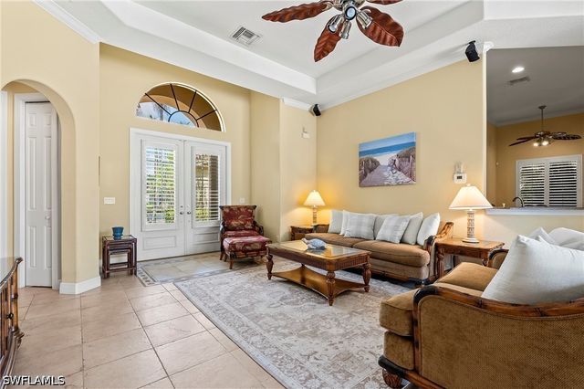 975 Tivoli CT, Naples, FL 34104
