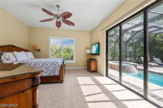 975 Tivoli CT, Naples, FL 34104
