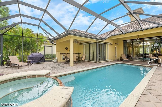 975 Tivoli CT, Naples, FL 34104