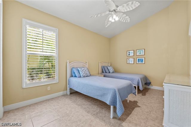 975 Tivoli CT, Naples, FL 34104
