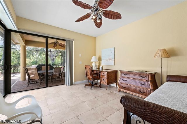 975 Tivoli CT, Naples, FL 34104