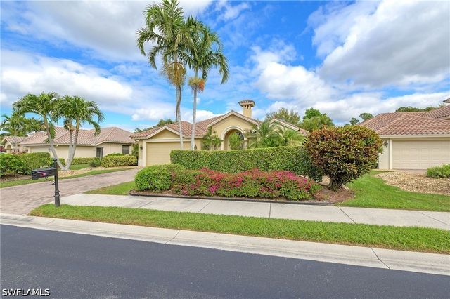 975 Tivoli CT, Naples, FL 34104