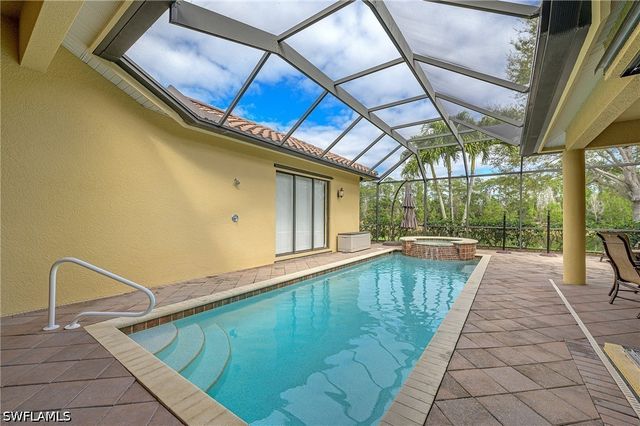 975 Tivoli CT, Naples, FL 34104