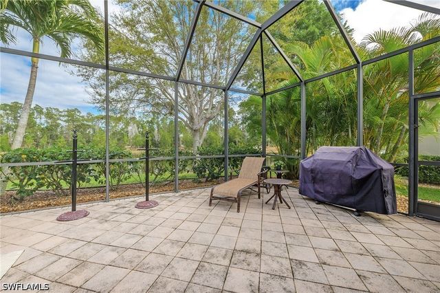 975 Tivoli CT, Naples, FL 34104
