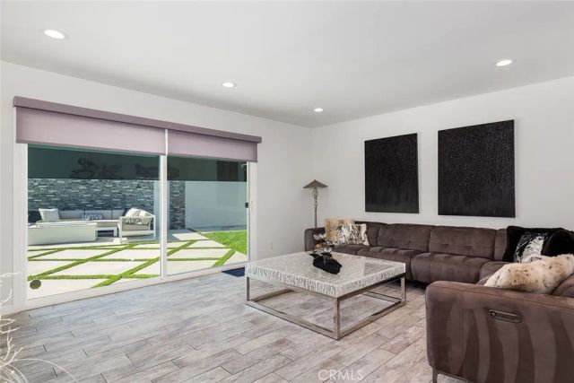 3301 Vickers, Glendale, CA 91208