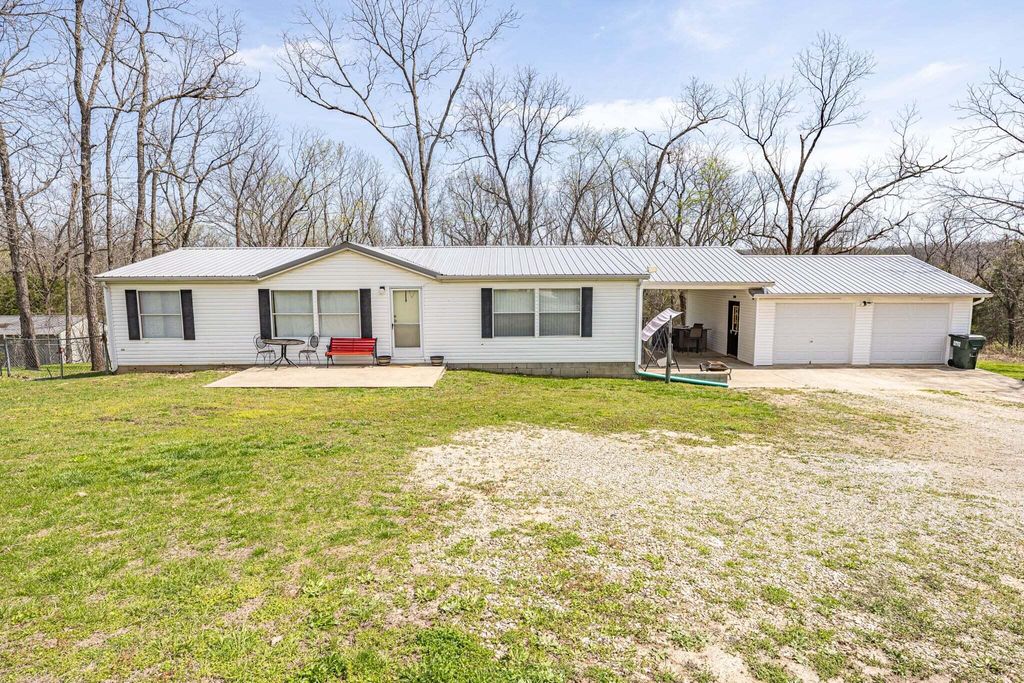 15601 County Road 281, Wheatland, MO 65779