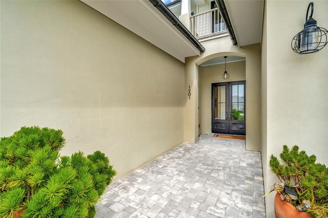 1201 Sea Hunt Drive, Vero Beach, FL 32963