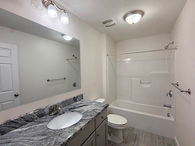 121 Robin Hill Rd B, Groton, MA 01450