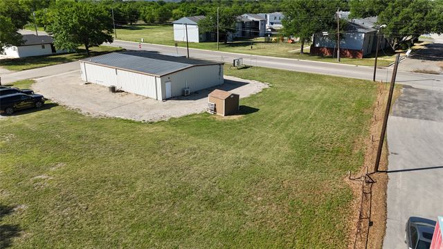 2810 4th Street, Brownwood, TX 76801