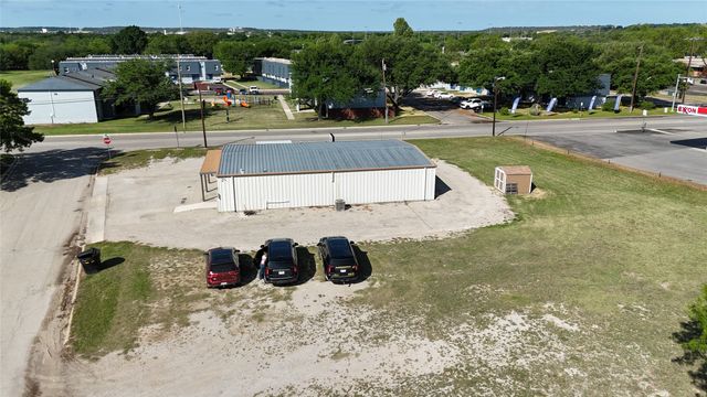 2810 4th Street, Brownwood, TX 76801