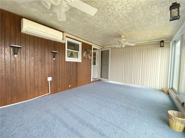 11 Washington Dr, Monessen, PA 15062