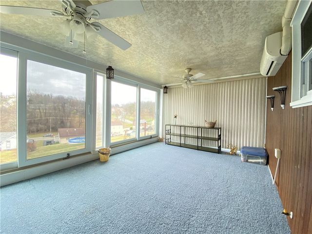 11 Washington Dr, Monessen, PA 15062