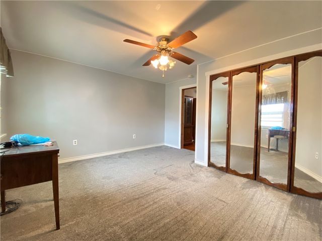 11 Washington Dr, Monessen, PA 15062