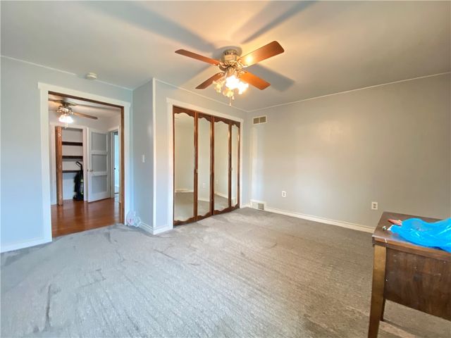 11 Washington Dr, Monessen, PA 15062