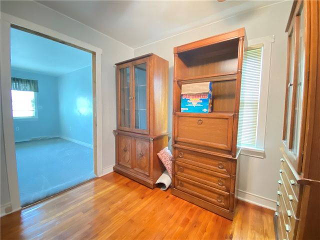 11 Washington Dr, Monessen, PA 15062