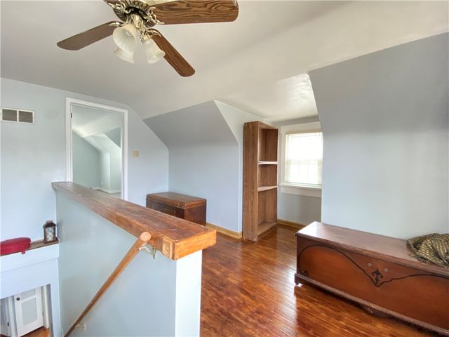 11 Washington Dr, Monessen, PA 15062