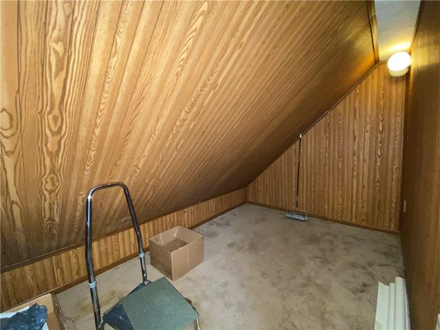 11 Washington Dr, Monessen, PA 15062