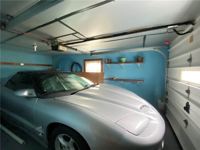 11 Washington Dr, Monessen, PA 15062