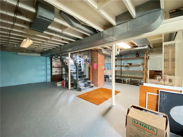 11 Washington Dr, Monessen, PA 15062