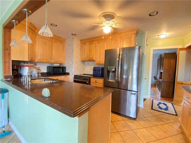 11 Washington Dr, Monessen, PA 15062