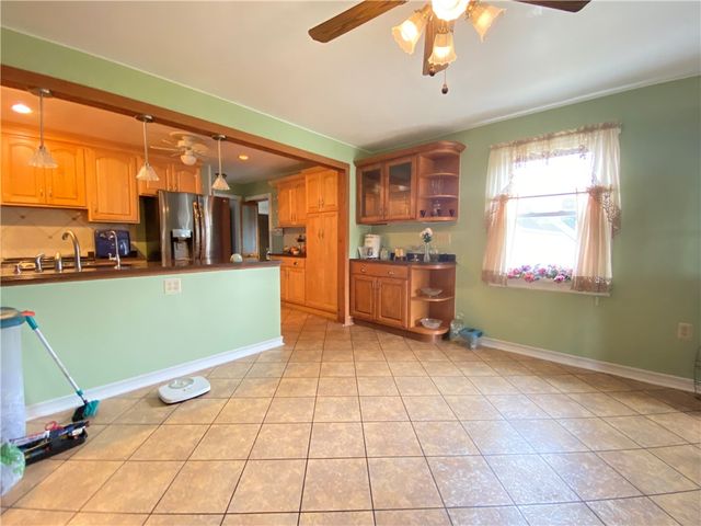 11 Washington Dr, Monessen, PA 15062