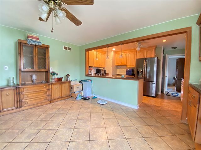 11 Washington Dr, Monessen, PA 15062