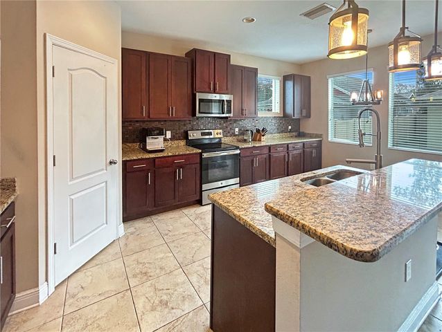 2258 9TH AVENUE N, St Petersburg, FL 33713