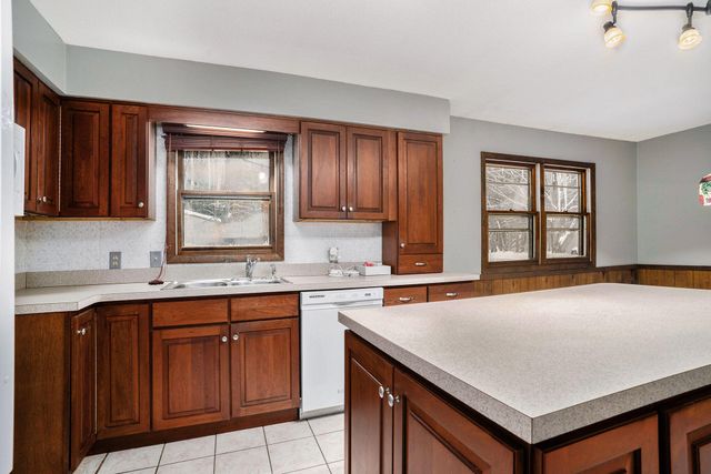 7078 S Brooks Road, Fruitport, MI 49415