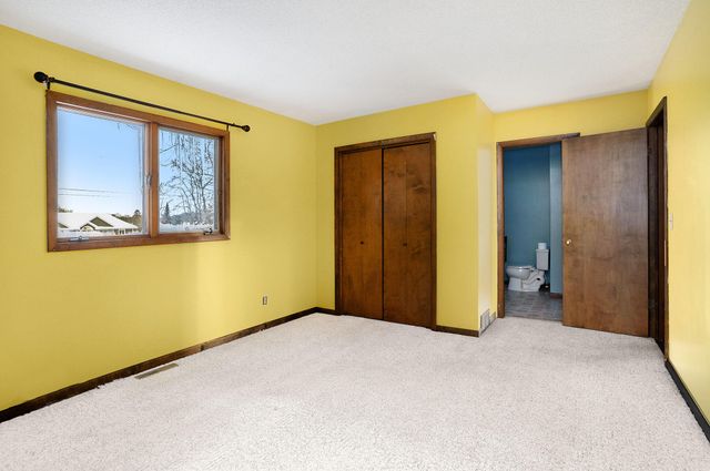 7078 S Brooks Road, Fruitport, MI 49415