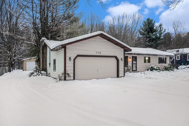 7078 S Brooks Road, Fruitport, MI 49415