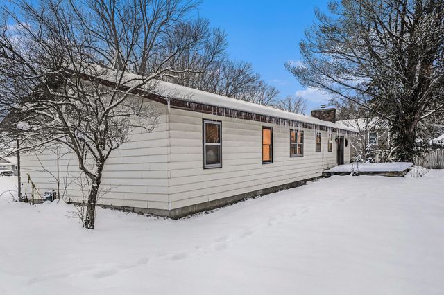 7078 S Brooks Road, Fruitport, MI 49415