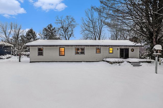 7078 S Brooks Road, Fruitport, MI 49415