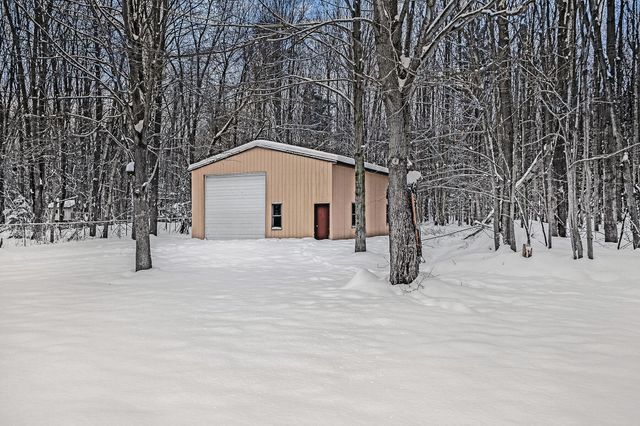 7078 S Brooks Road, Fruitport, MI 49415