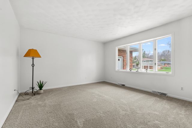 6201 Westlins Avenue, Kalamazoo, MI 49009