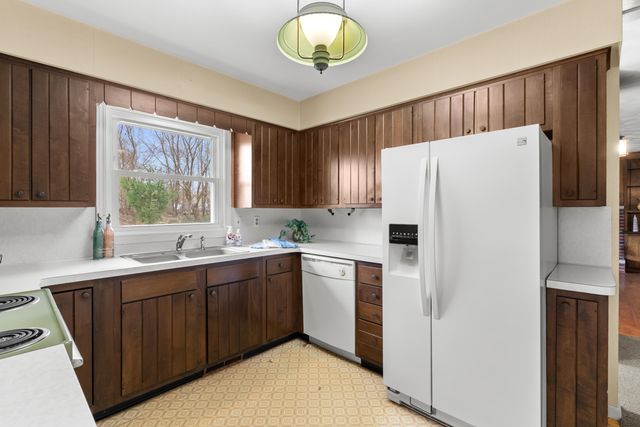 6201 Westlins Avenue, Kalamazoo, MI 49009