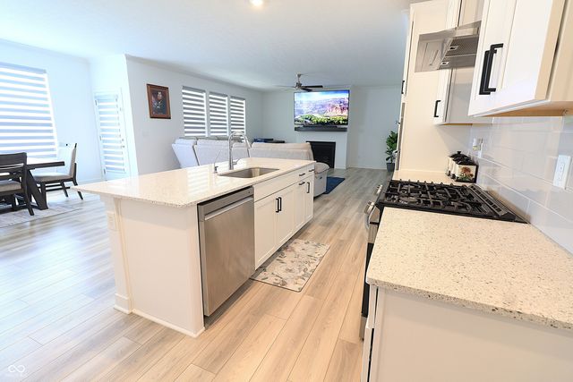 15329 Manderley Street, Fishers, IN 46040
