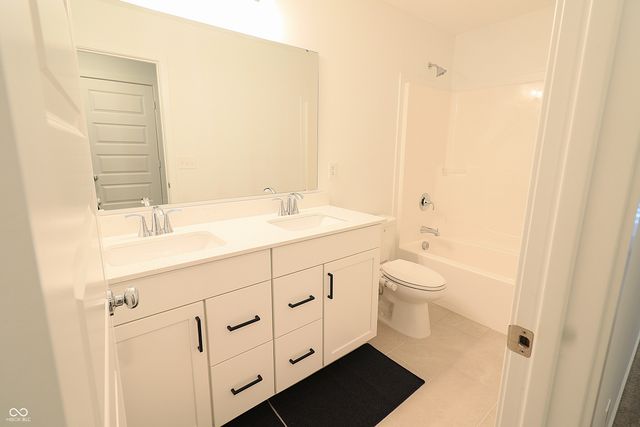 15329 Manderley Street, Fishers, IN 46040